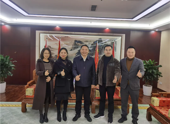 博多钻研院校友联盟走进四川j9游戏建设集团